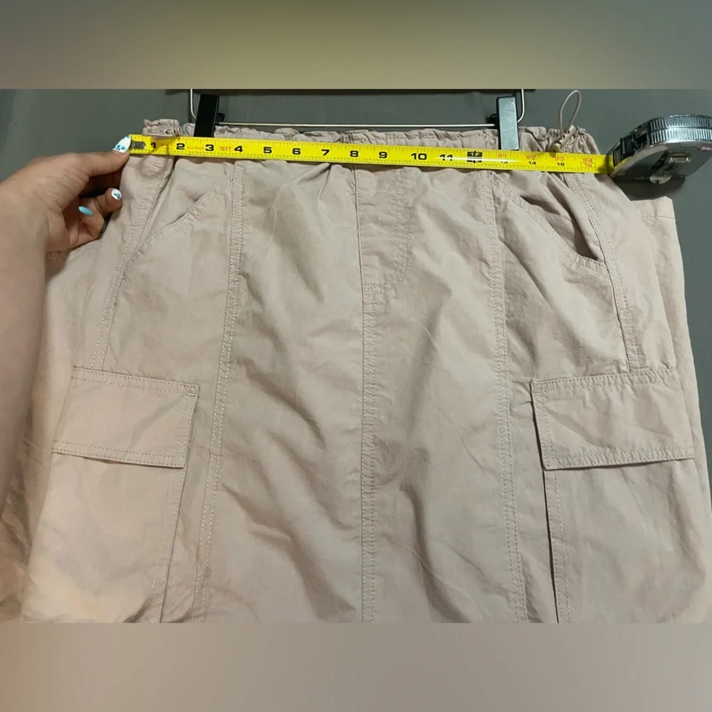 Wallflower Women's Maxi Skirt in Taupe, size Small  Looks new 🤎